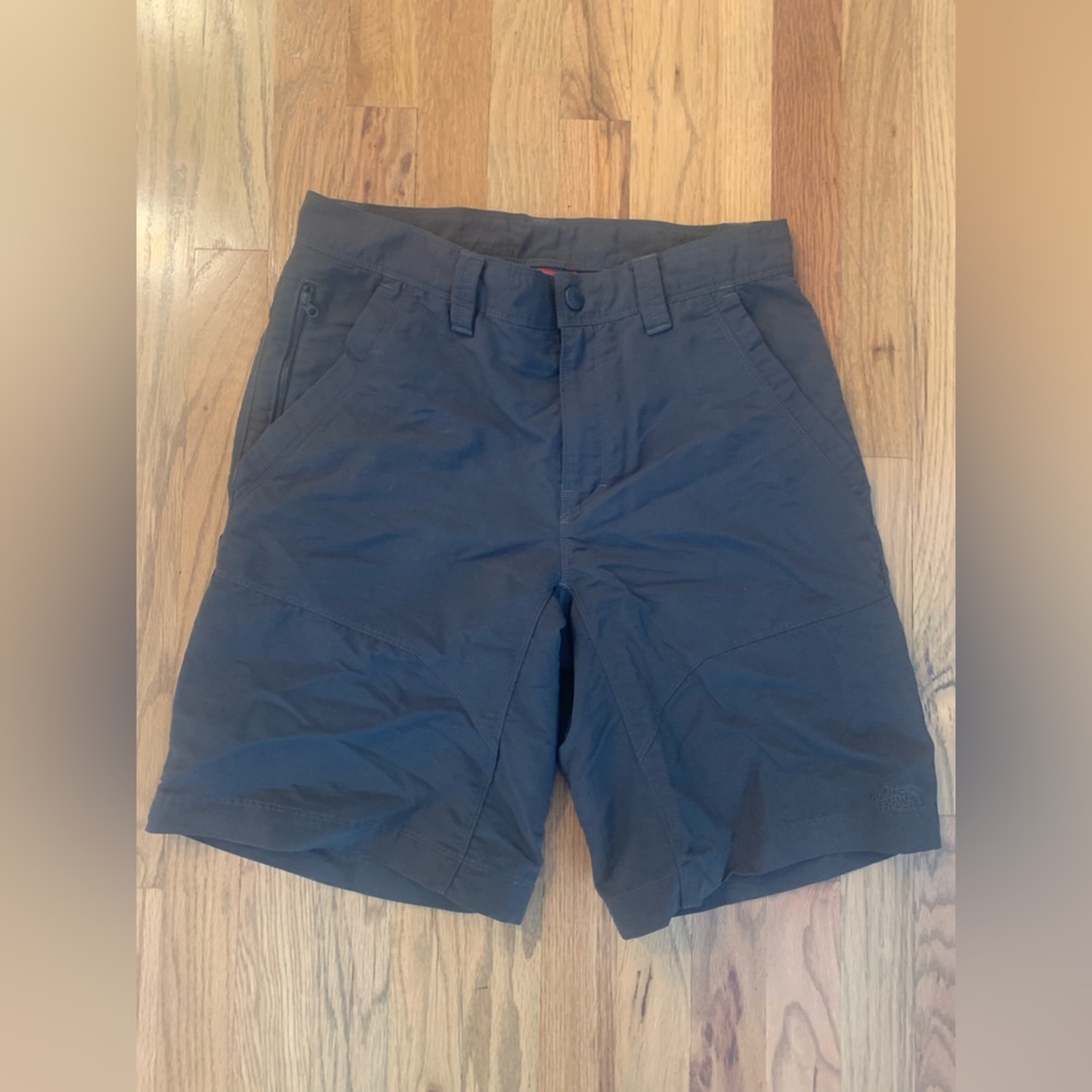 North Face men’s shorts 32